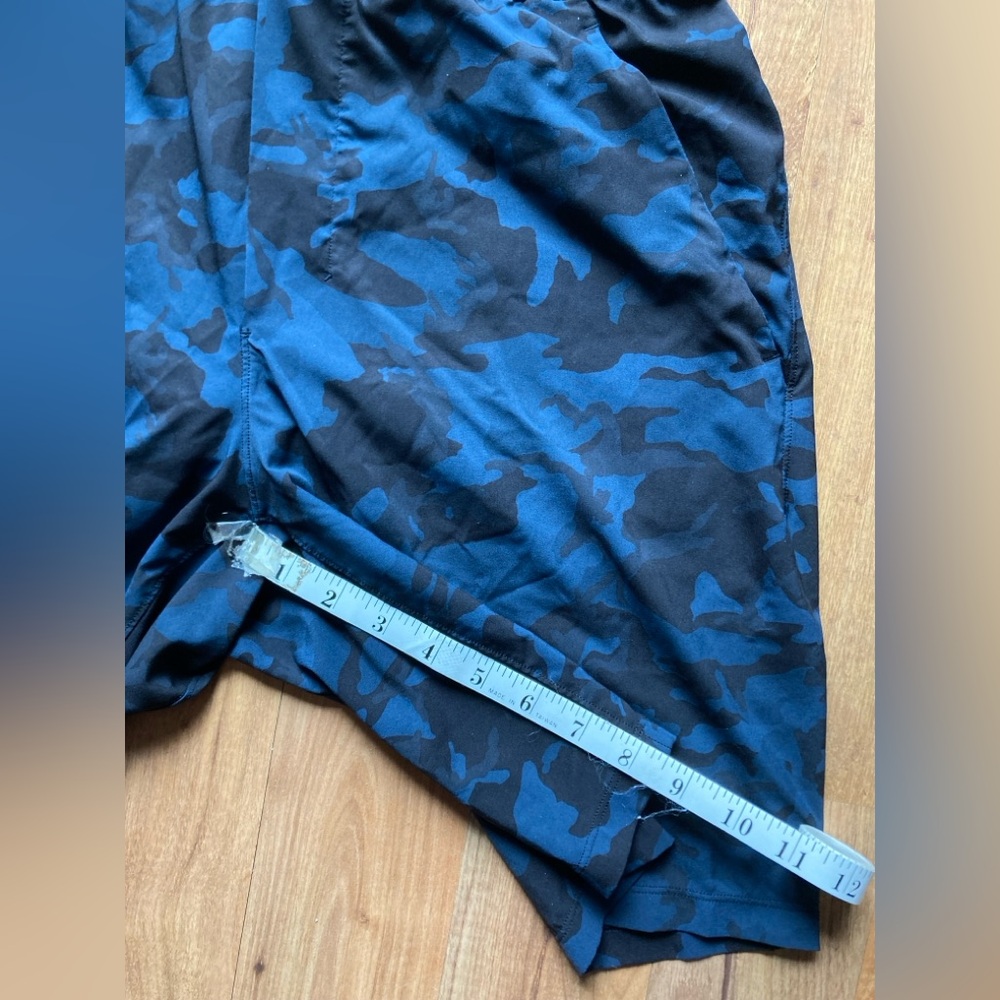 Lululemon Blue Camo Mens Medium T.H.E Shorts 9” Inseam Linerless Performance - Picture 5 of 10